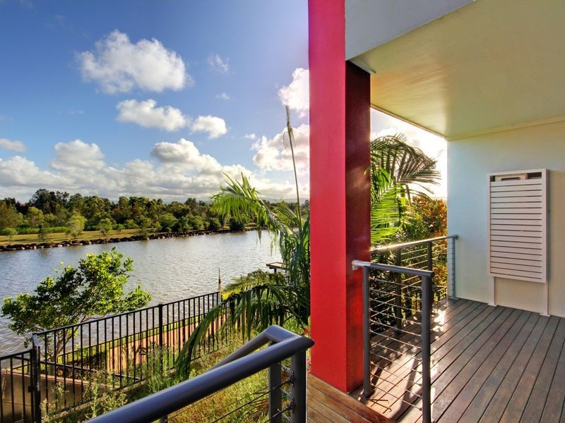 3/5024 Emerald Islands Drive, Carrara QLD 4211