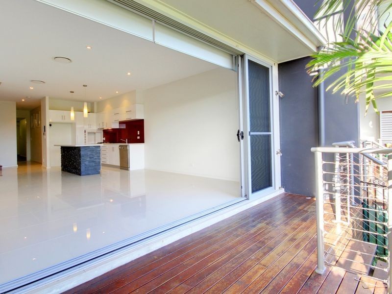 3/5024 Emerald Islands Drive, Carrara QLD 4211