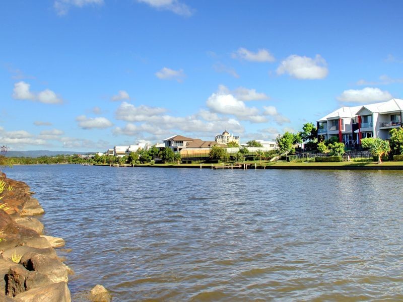 3/5024 Emerald Islands Drive, Carrara QLD 4211