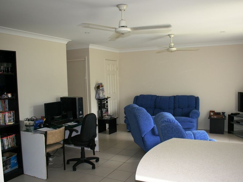 2/30 Debbie Way, Nerang QLD 4211