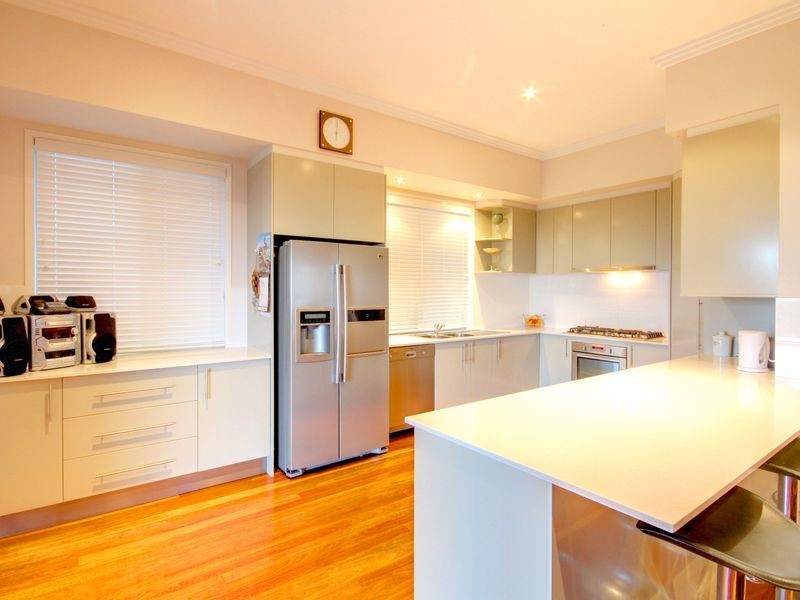 30 Convery Crescent, Highland Park QLD 4211