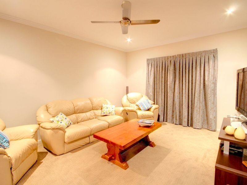 30 Convery Crescent, Highland Park QLD 4211