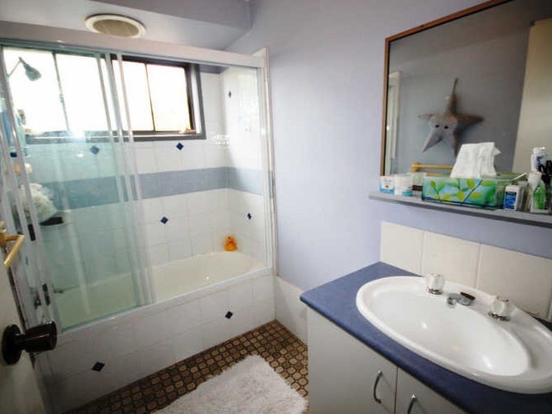 28 Pappas Way, Carrara QLD 4211