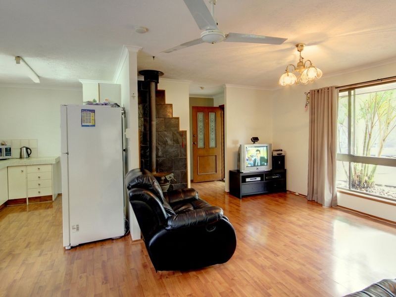 28 Pappas Way, Carrara QLD 4211