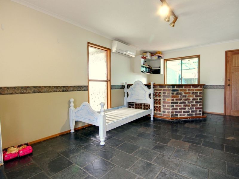 28 Pappas Way, Carrara QLD 4211