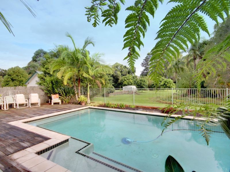 4 Yarraowee Drive, Nerang QLD 4211