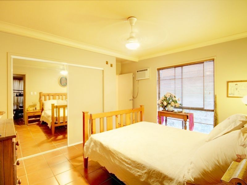 4 Yarraowee Drive, Nerang QLD 4211