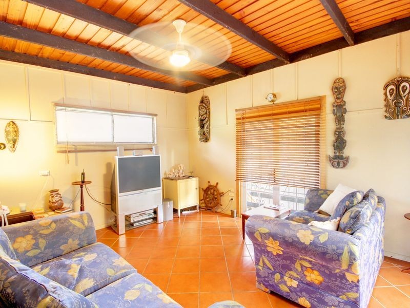 4 Yarraowee Drive, Nerang QLD 4211