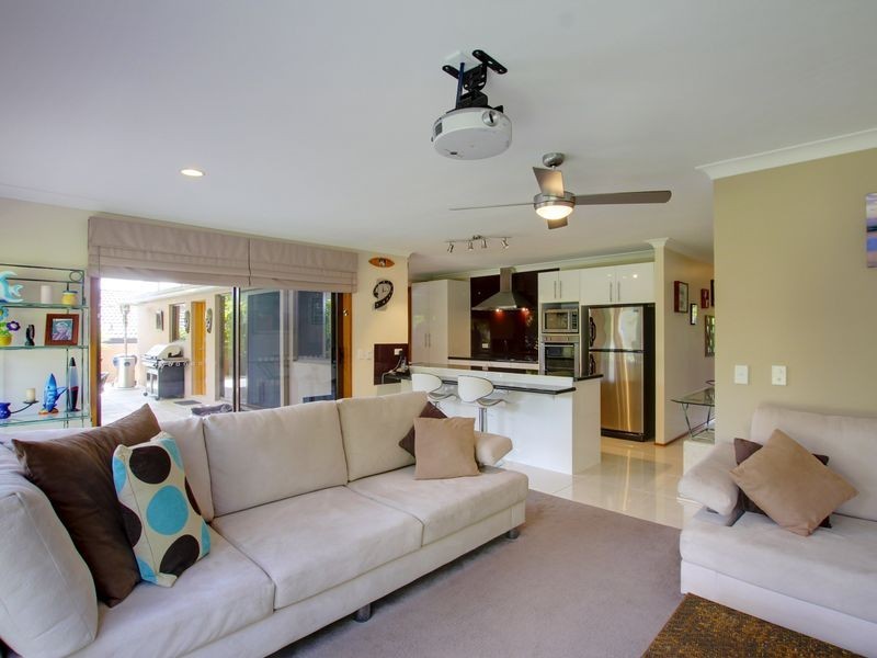 22 Murev Way, Carrara QLD 4211