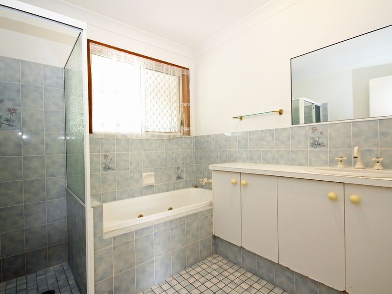 81 Pappas Way, Carrara QLD 4211