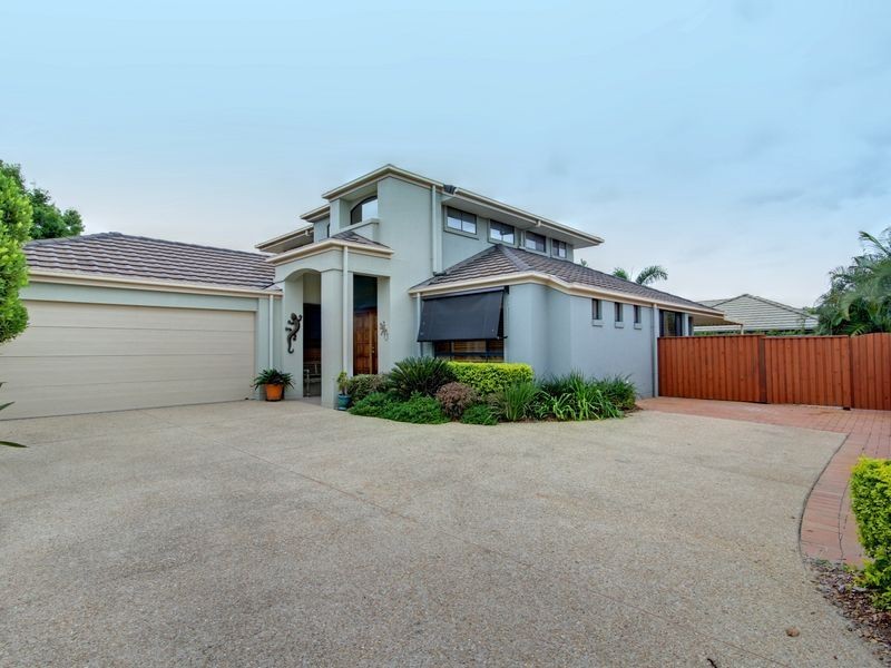 7 Josh Court, Ashmore QLD 4214