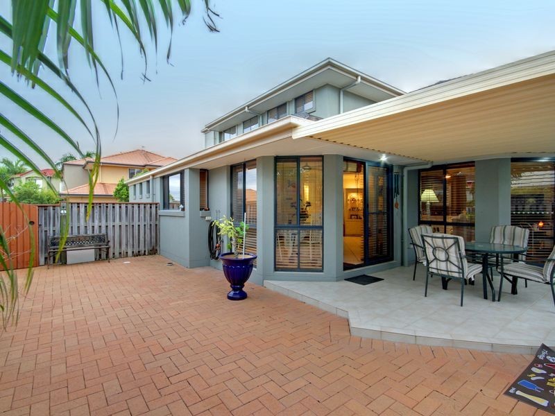 7 Josh Court, Ashmore QLD 4214