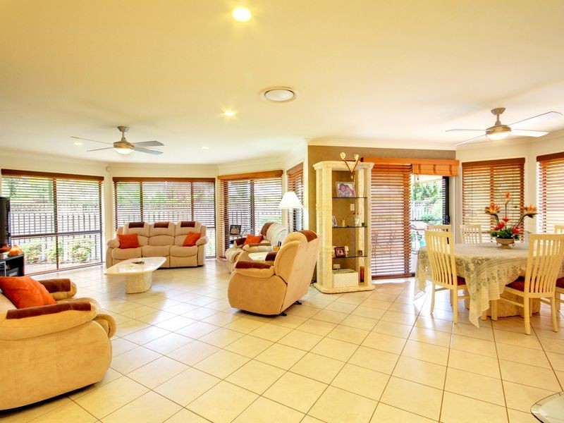 7 Josh Court, Ashmore QLD 4214