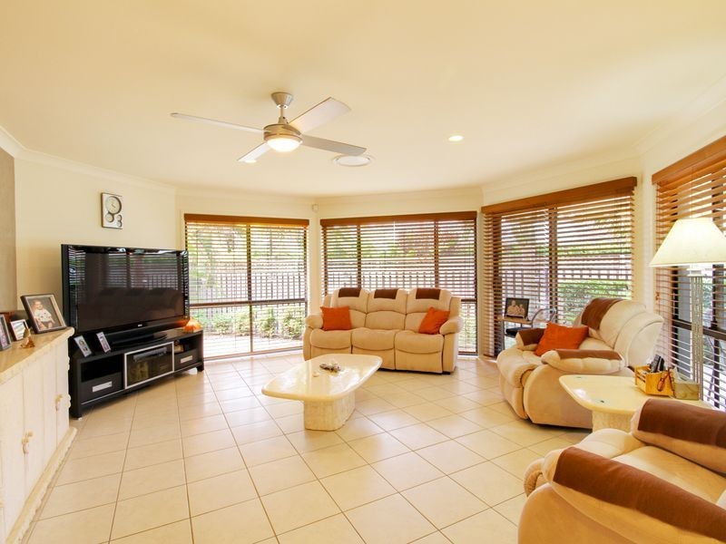 7 Josh Court, Ashmore QLD 4214