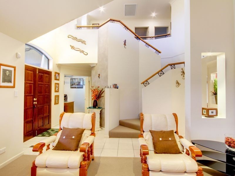 7 Josh Court, Ashmore QLD 4214