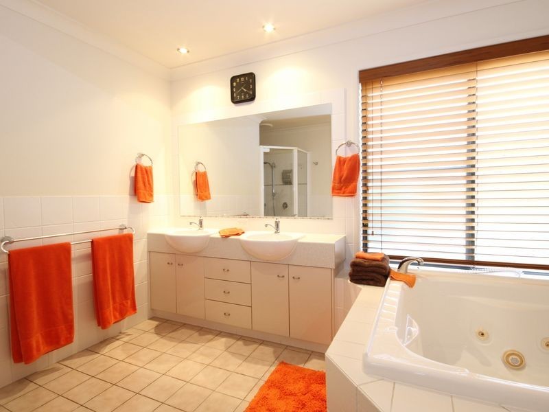 7 Josh Court, Ashmore QLD 4214