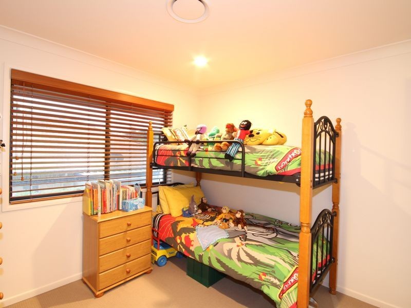 7 Josh Court, Ashmore QLD 4214