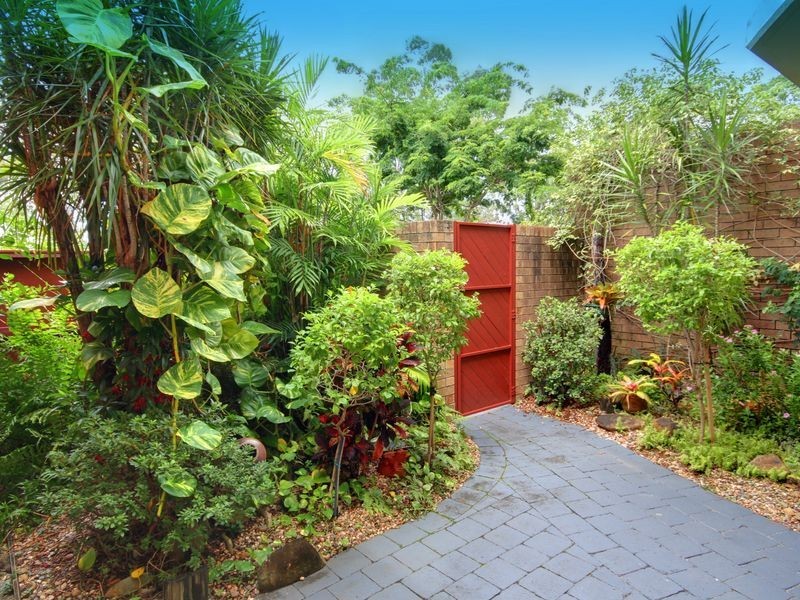 8/1a Mcleod Street, Highland Park QLD 4211