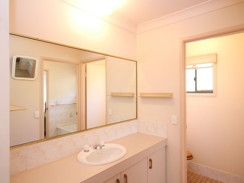 8/1a Mcleod Street, Highland Park QLD 4211