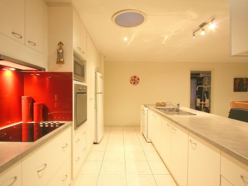 25 Greg Norman Crescent, Parkwood QLD 4214