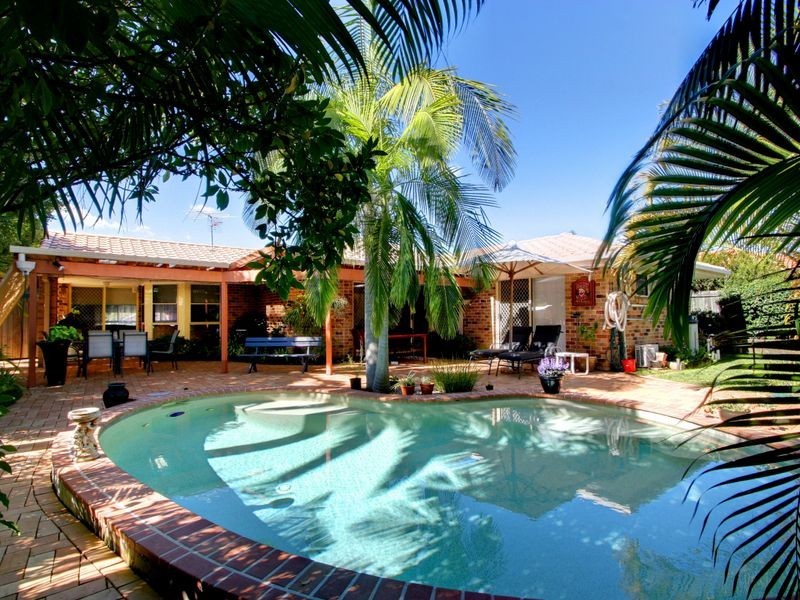 25 Greg Norman Crescent, Parkwood QLD 4214