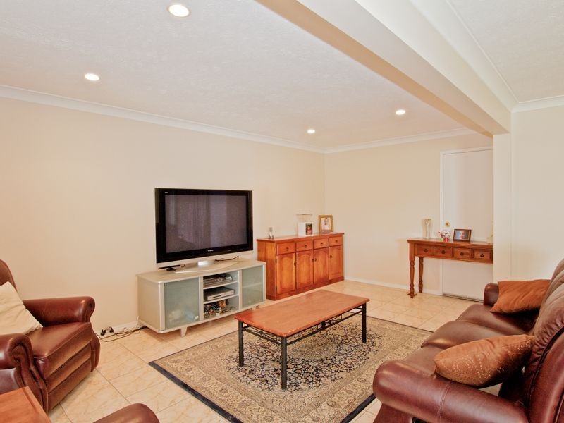 16 Burcott Court, Carrara QLD 4211