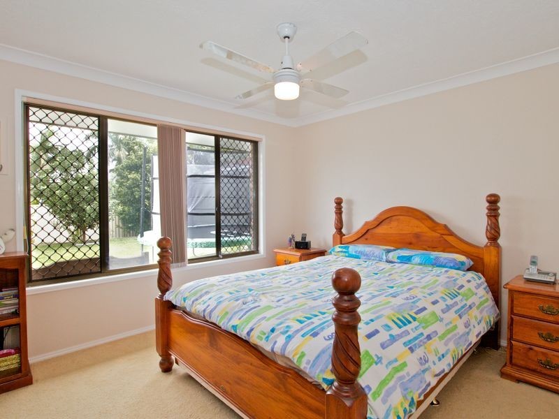 16 Burcott Court, Carrara QLD 4211
