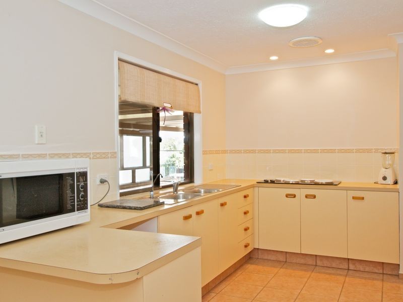 16 Burcott Court, Carrara QLD 4211