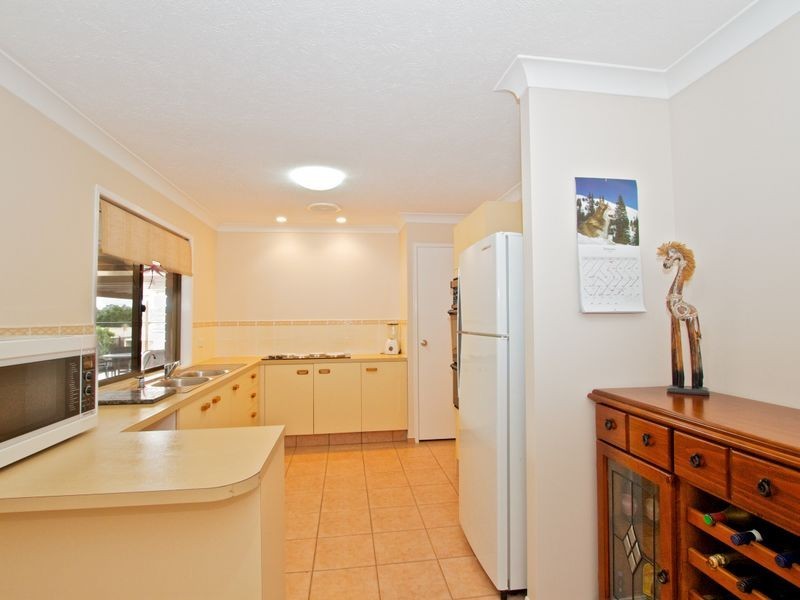 16 Burcott Court, Carrara QLD 4211