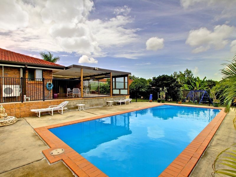 16 Burcott Court, Carrara QLD 4211