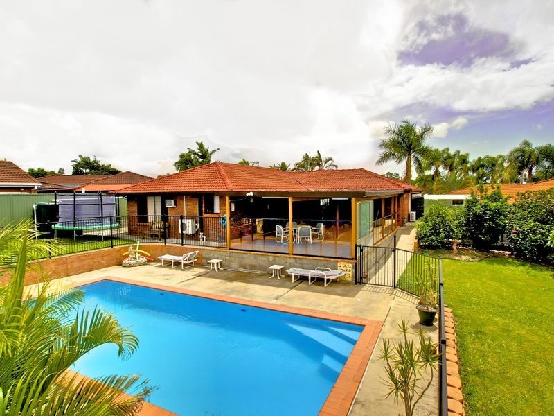 16 Burcott Court, Carrara QLD 4211