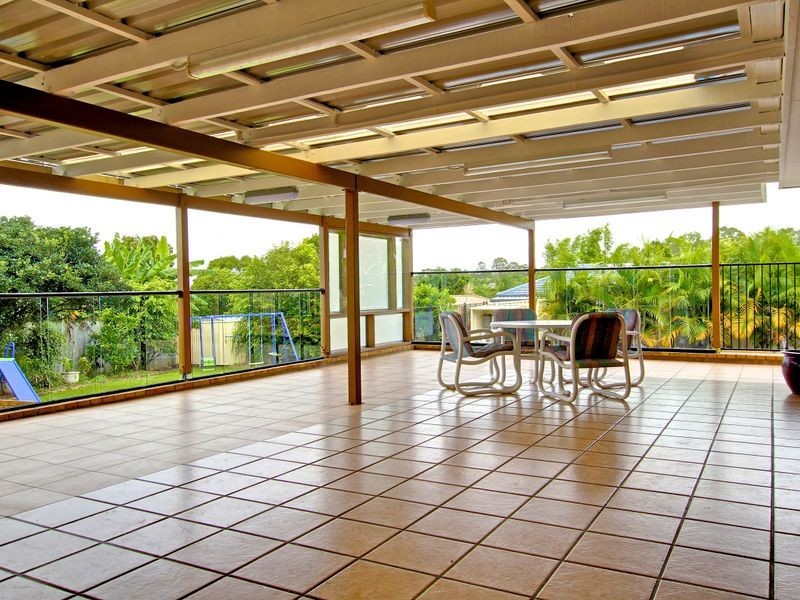 16 Burcott Court, Carrara QLD 4211