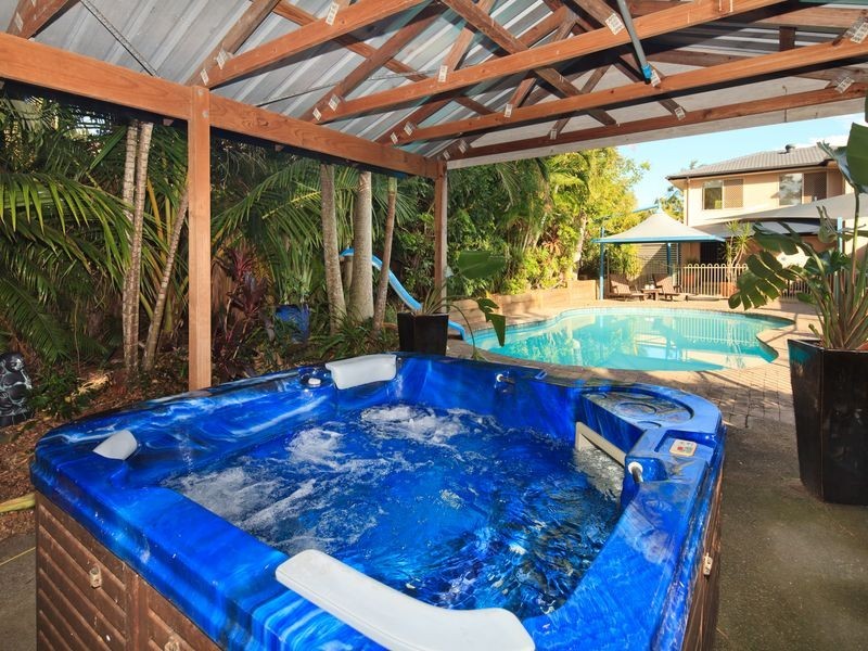 5 Ainsley Avenue, Ashmore QLD 4214