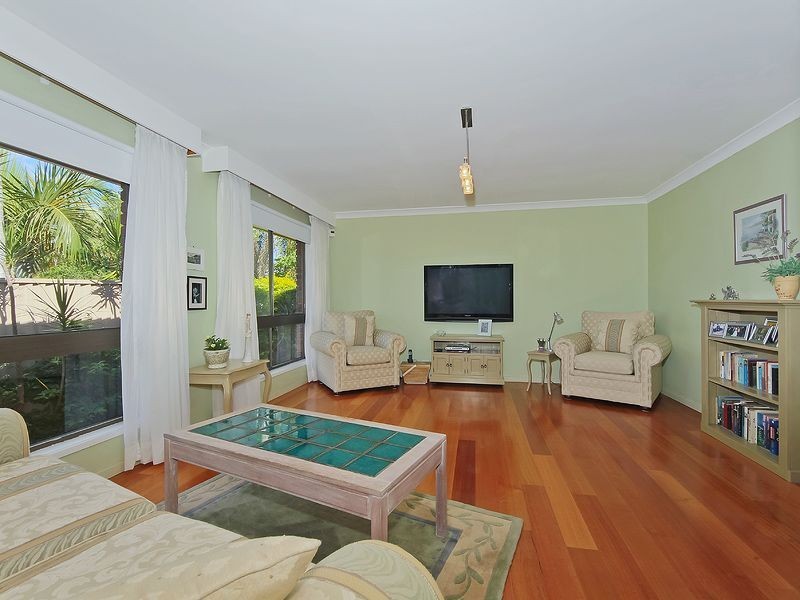 4 Dunhill Court, Carrara QLD 4211