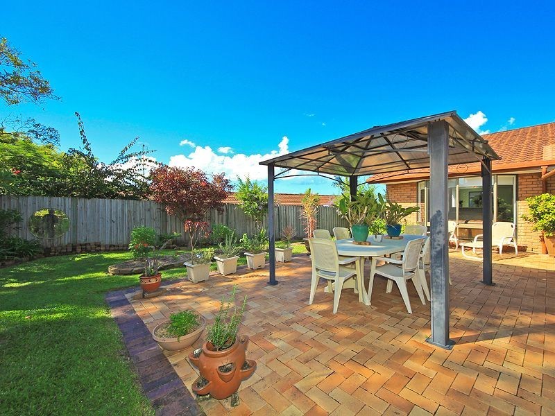 4 Dunhill Court, Carrara QLD 4211