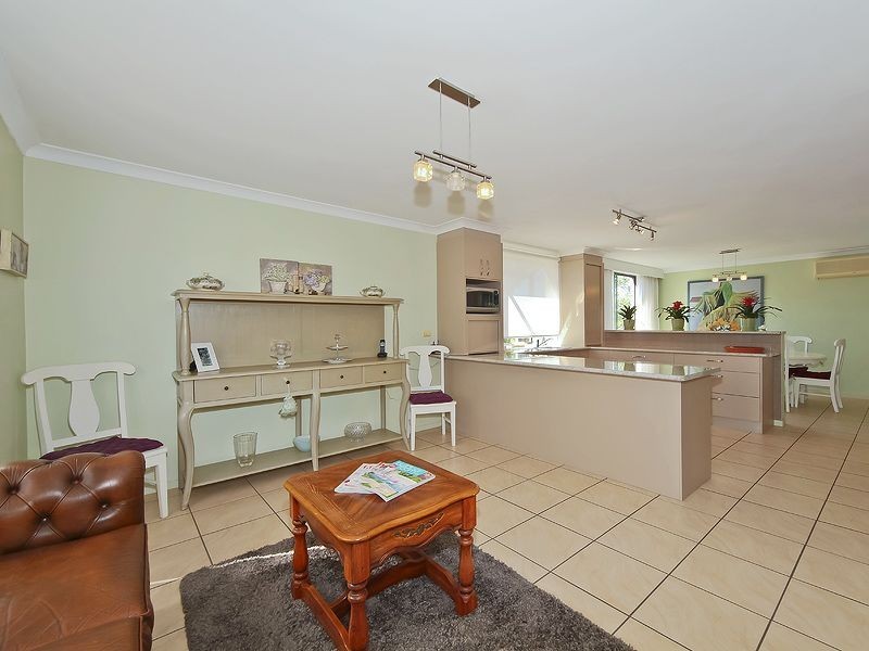 4 Dunhill Court, Carrara QLD 4211