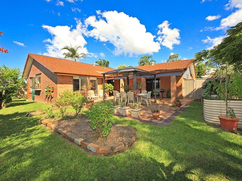 4 Dunhill Court, Carrara QLD 4211
