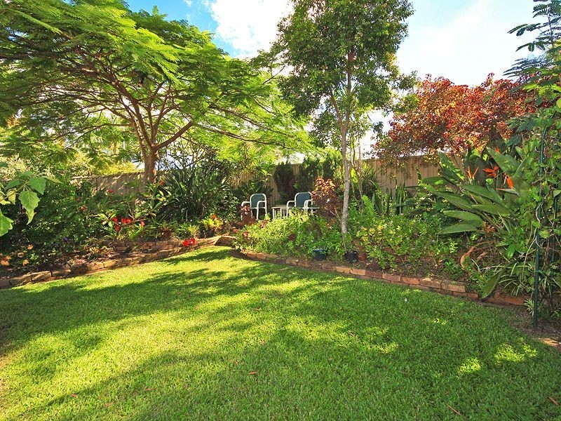 4 Dunhill Court, Carrara QLD 4211