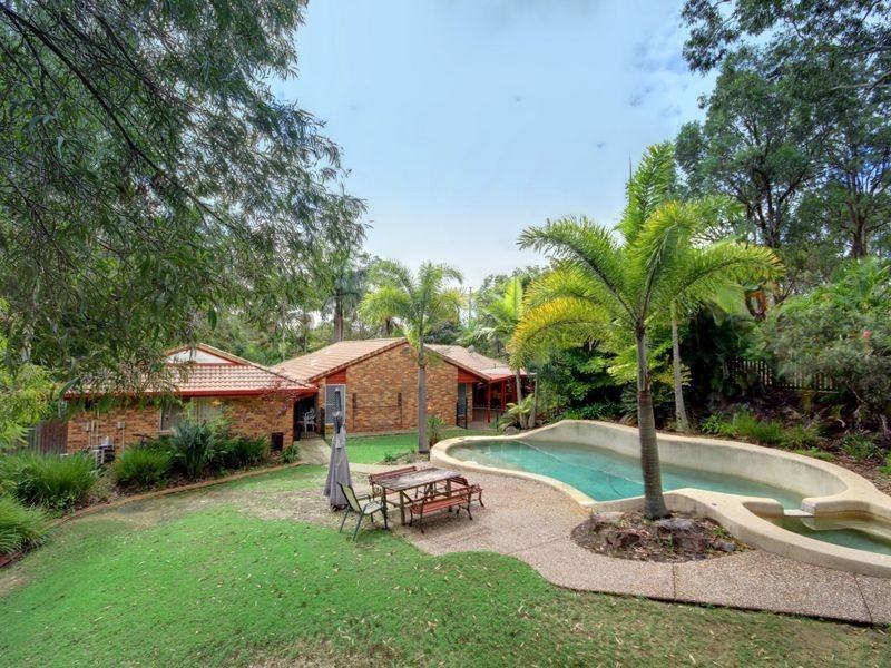 18 Kingsway Drive, Molendinar QLD 4214