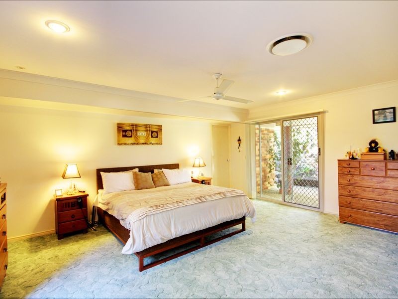 18 Kingsway Drive, Molendinar QLD 4214