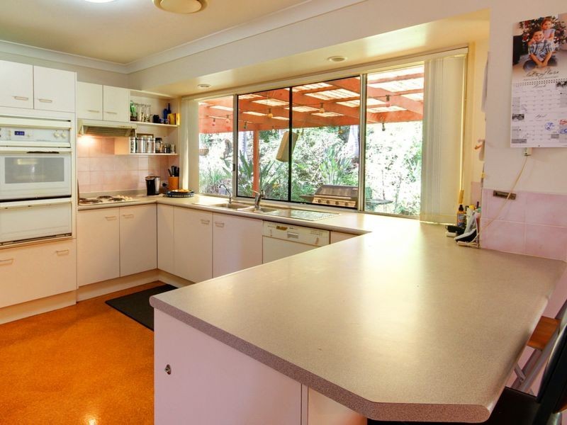 18 Kingsway Drive, Molendinar QLD 4214