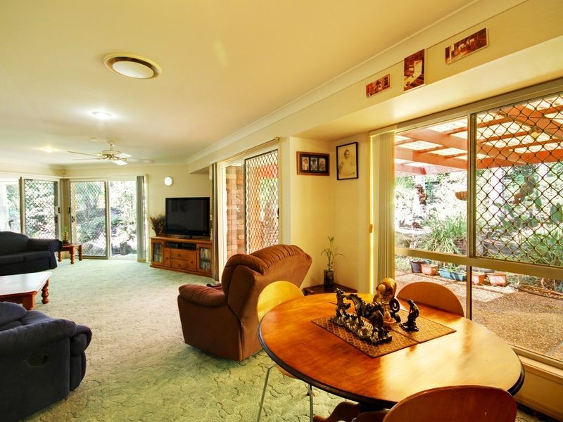 18 Kingsway Drive, Molendinar QLD 4214