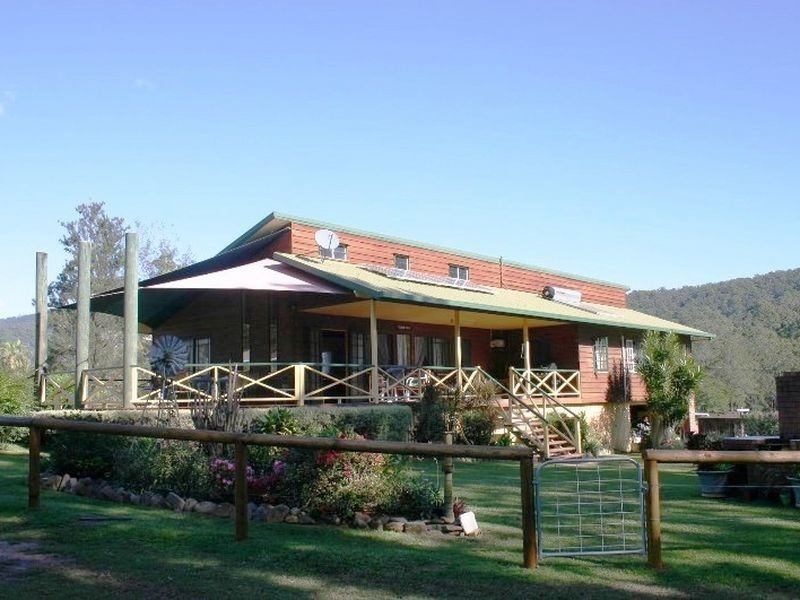 18 Riverglen Court, Mount Nathan QLD 4211