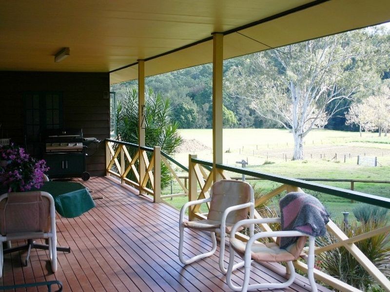 18 Riverglen Court, Mount Nathan QLD 4211