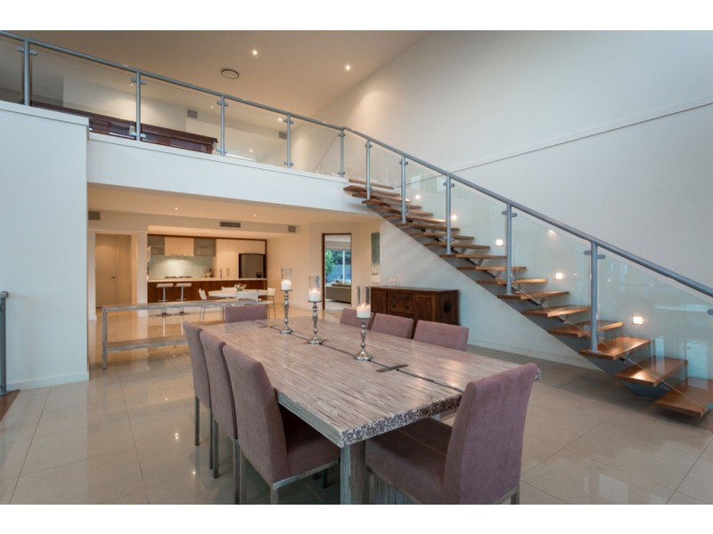 219 Crane Crescent, Nerang QLD 4211