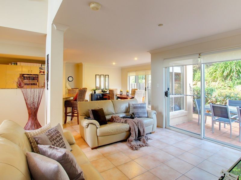 2/14 Riverwood Drive, Ashmore QLD 4214