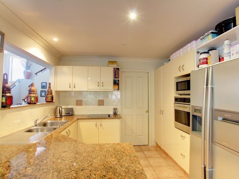 2/14 Riverwood Drive, Ashmore QLD 4214