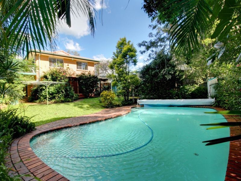 10 Warrener Street, Nerang QLD 4211