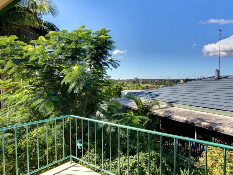 10 Warrener Street, Nerang QLD 4211