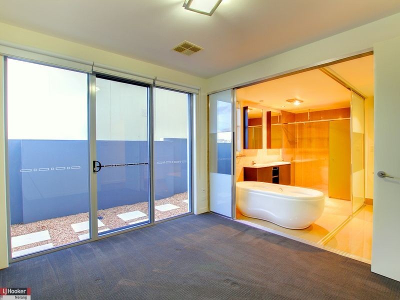 4/5021 Emerald Islands Drive, Carrara QLD 4211